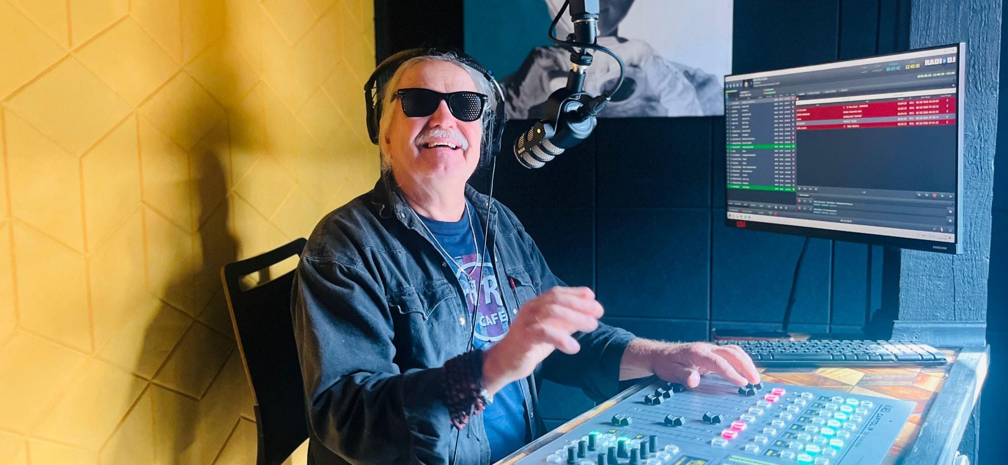 Valdis Skujiņš Radio Liepāja ētera studijā